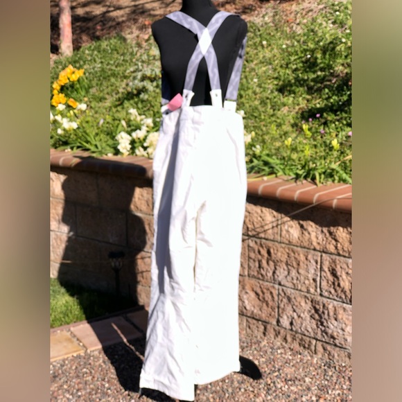 Spyder Women’s Ski Snow Bib with Removable Suspenders - Picture 2 of 15